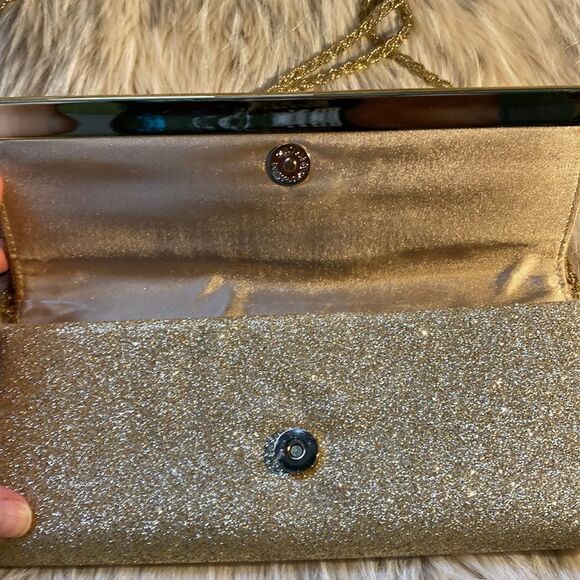 Lina Labella Platino Baby Gold Glitter Clotch Bag with strap - Picture 6 of 11